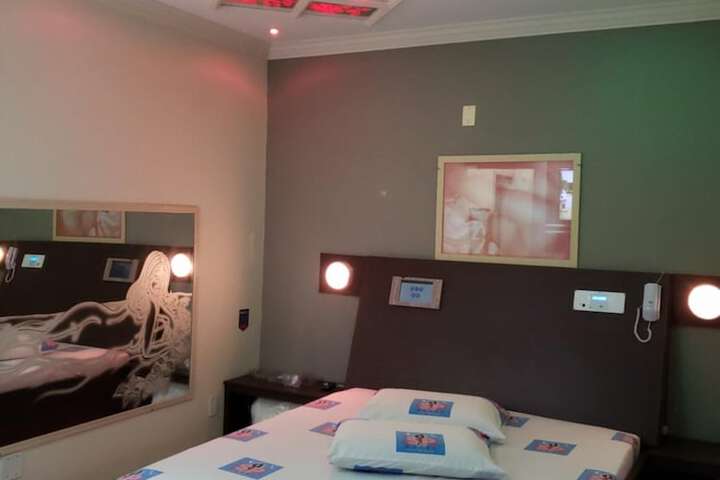 Room 16 of 58