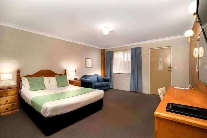 Room 11 of 21