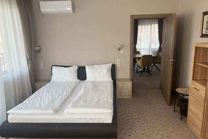 Room 3 of 19