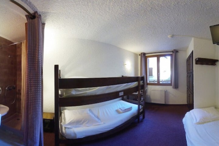 Room 45 of 60