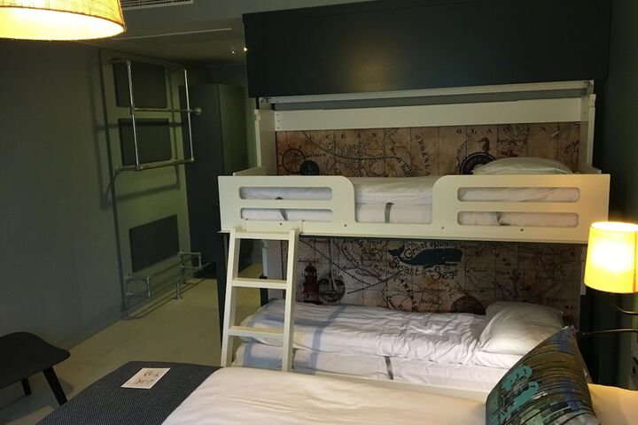 Room 18 of 38