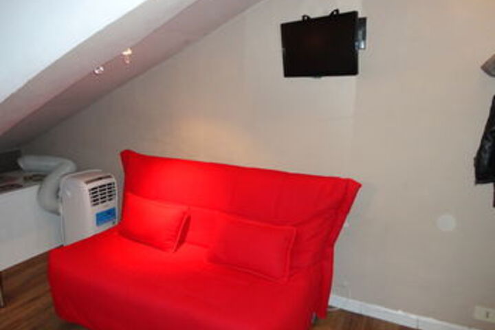 Room 10 of 34