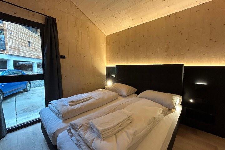 Room 3 of 41