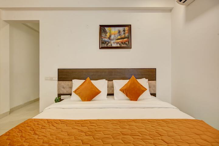 Room 28 of 82