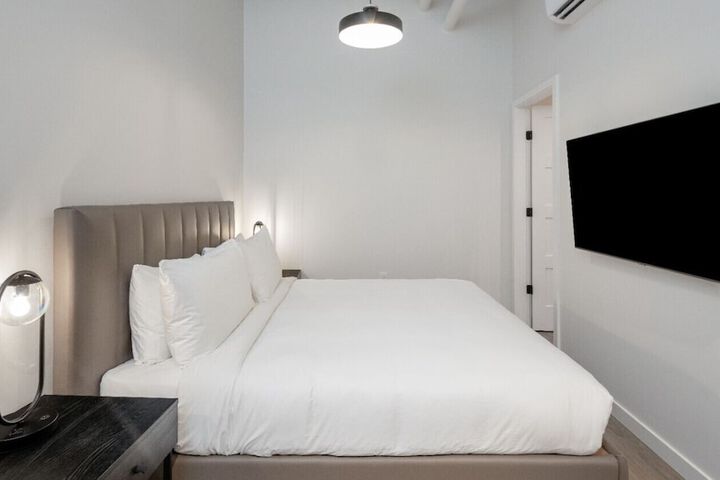 Room 10 of 60