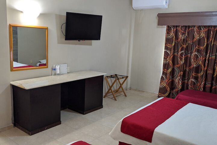 Room 17 of 38