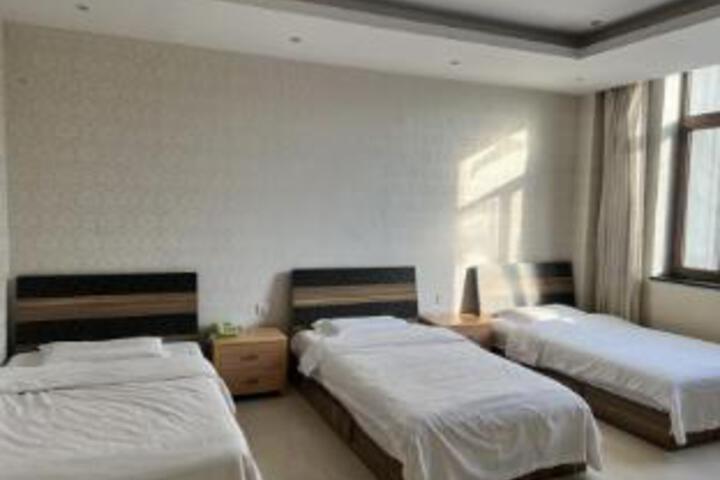 Room 9 of 9