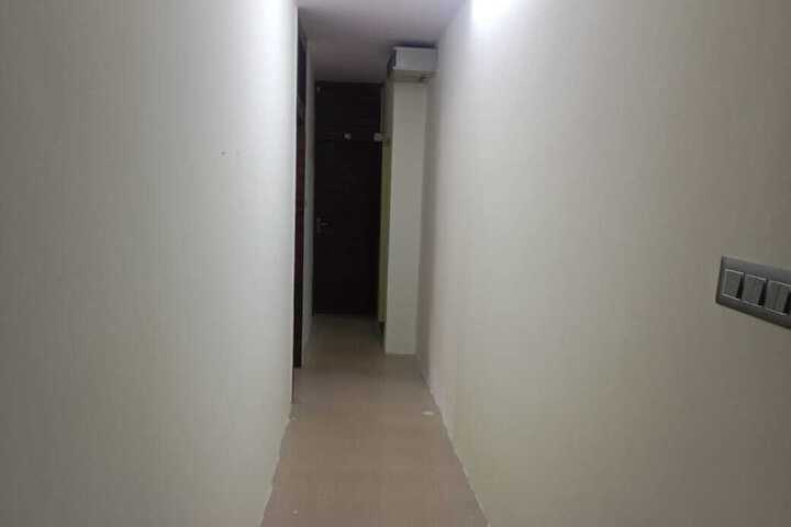 Room 12 of 16
