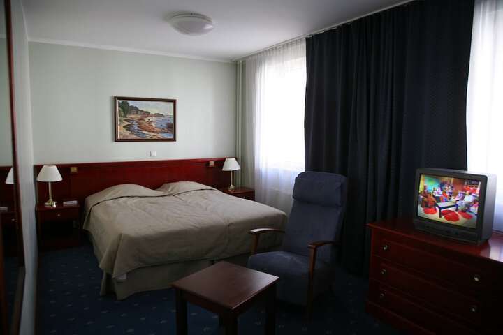 Room 4 of 45