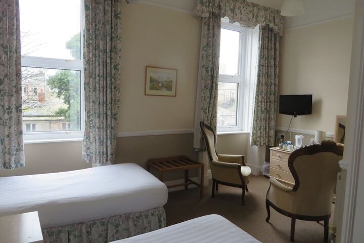 Room 10 of 74