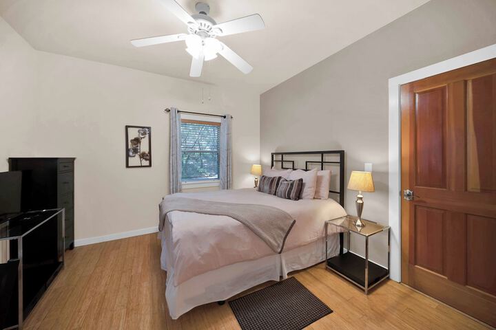 Room 30 of 172