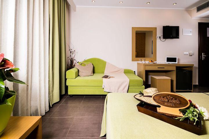 Room 15 of 53