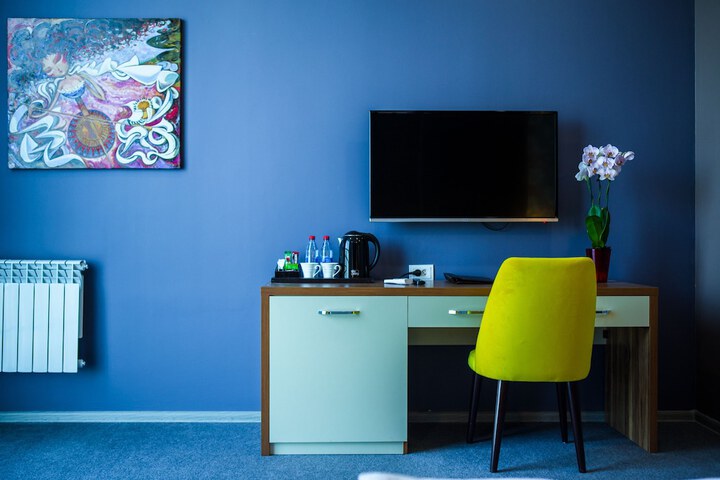 Room 32 of 46