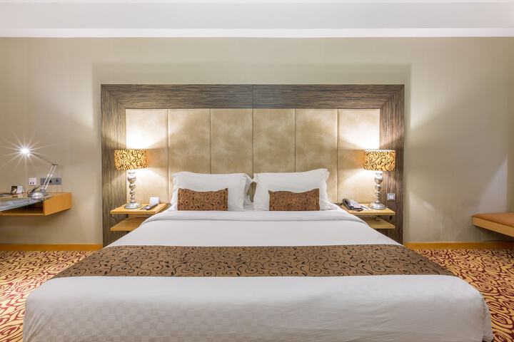 Room 14 of 96