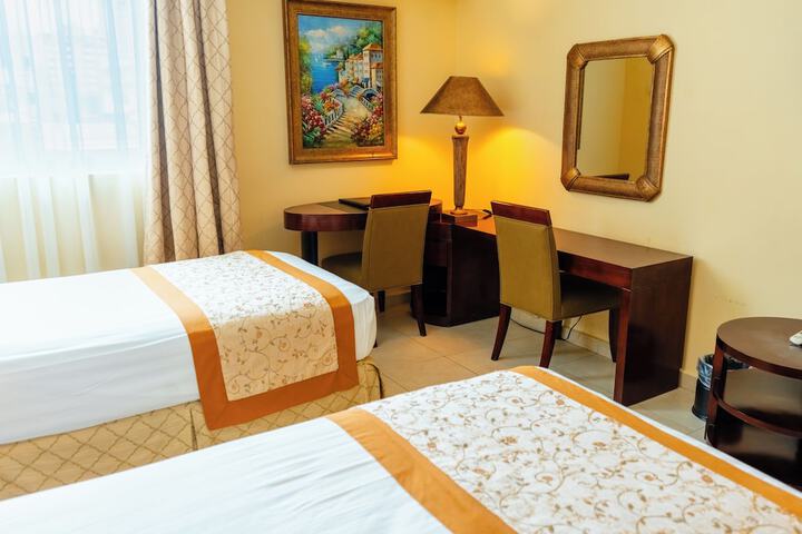 Room 12 of 24