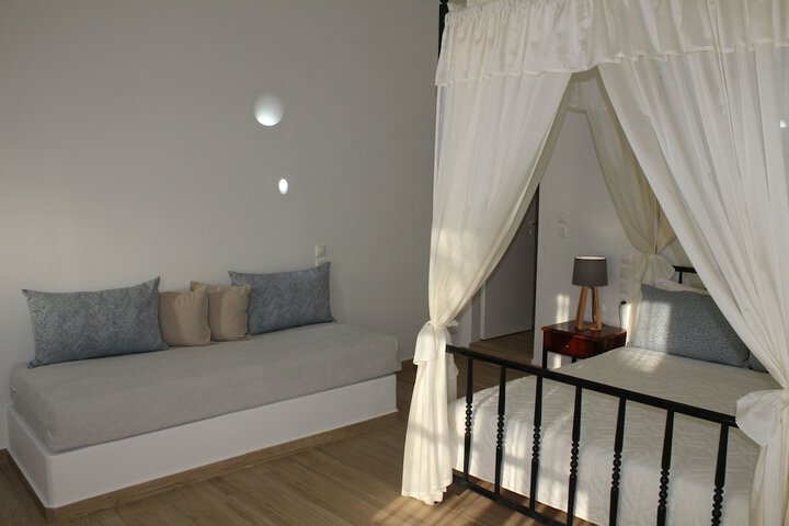 Room 2 of 69