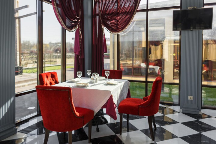 Dining 49 of 75