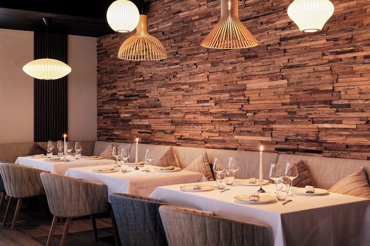 Dining 42 of 61