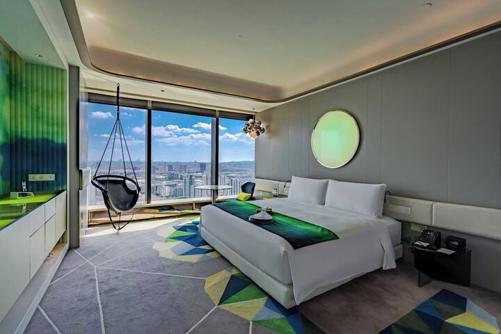 Room 51 of 168