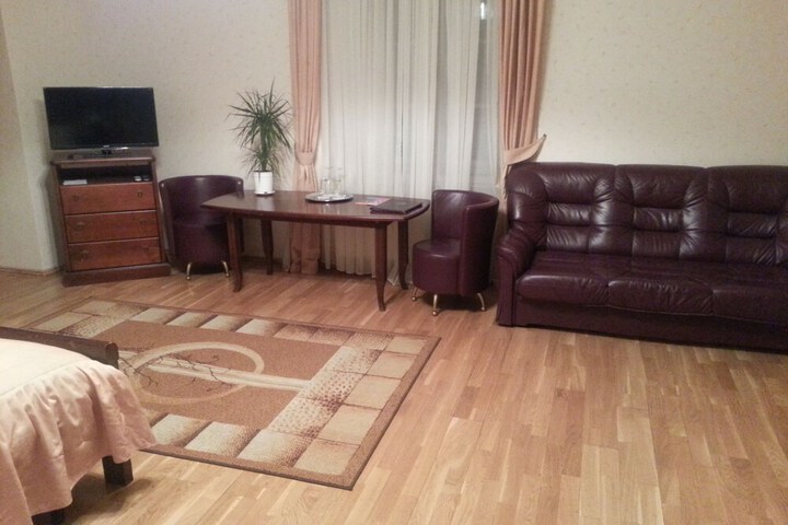 Room 7 of 61