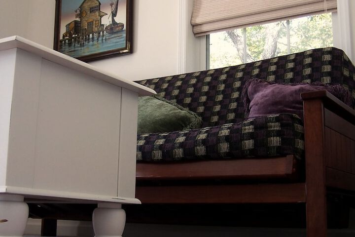 Room 10 of 27