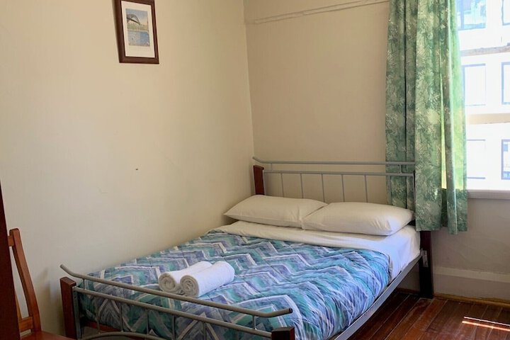 Room 10 of 26