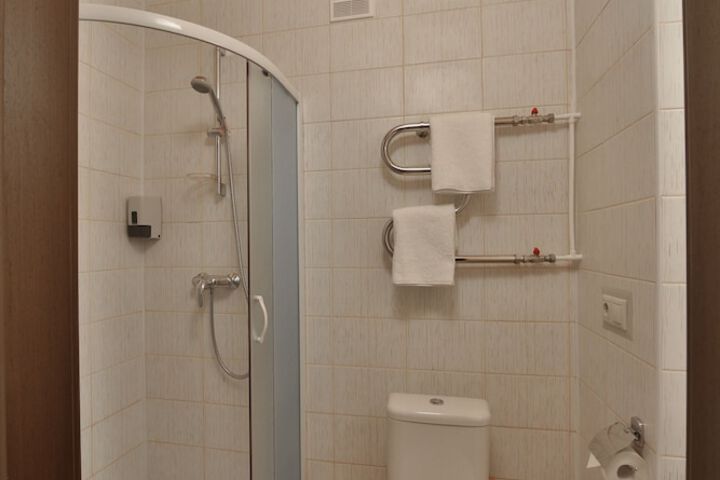 Room 10 of 26