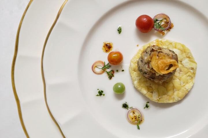 Dining 82 of 93
