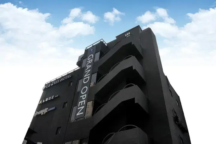 Hotel 6 of 10