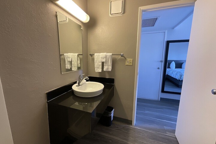 Room 29 of 43