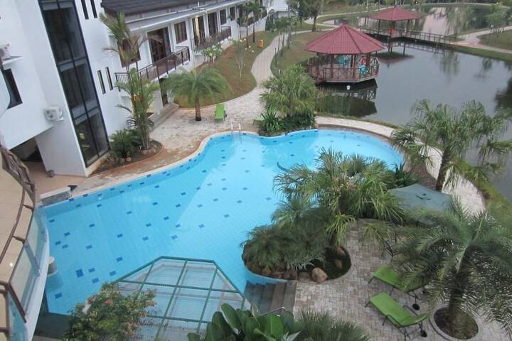 Hotel Pool