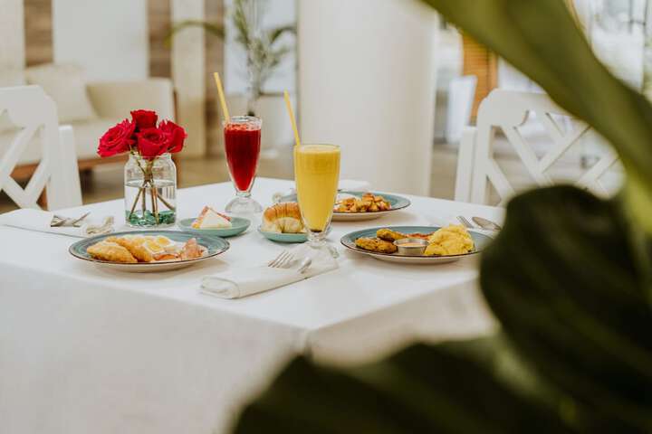 Breakfast/Coffee Service 60 of 87