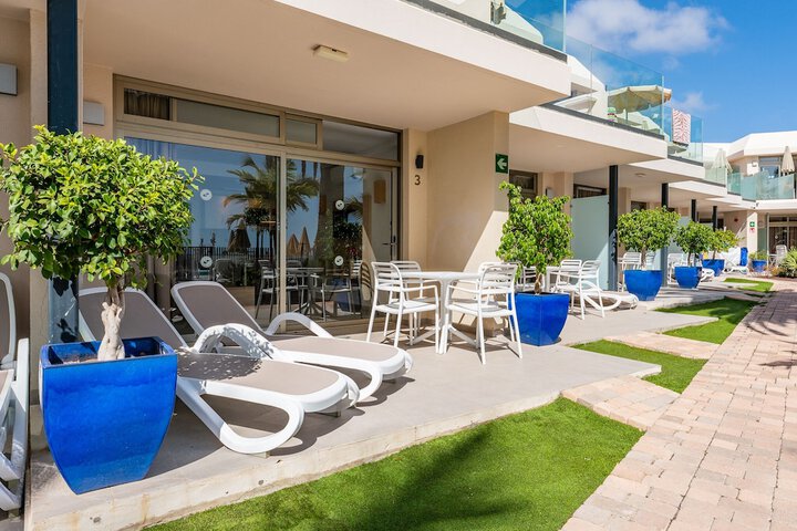 Terrace/Patio 3 of 9