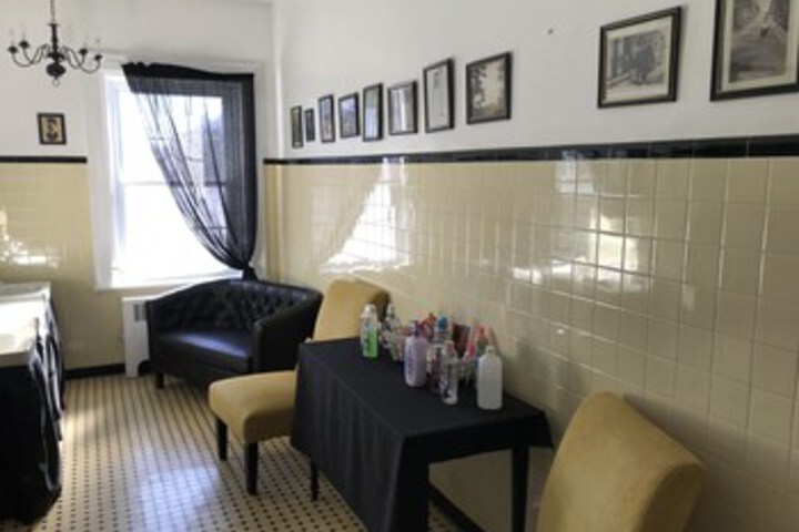 Room 26 of 108