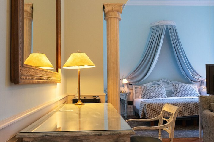 Room 3 of 51