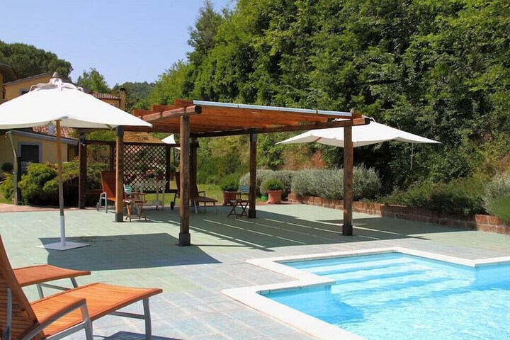 Pool 6 of 15