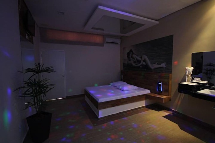 Room 2 of 29
