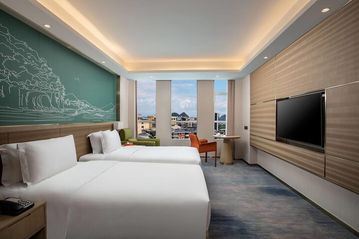 Room 9 of 19