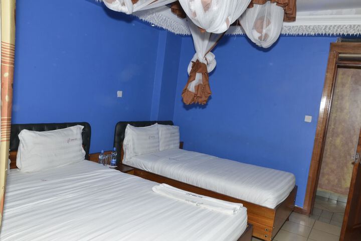 Room 6 of 26