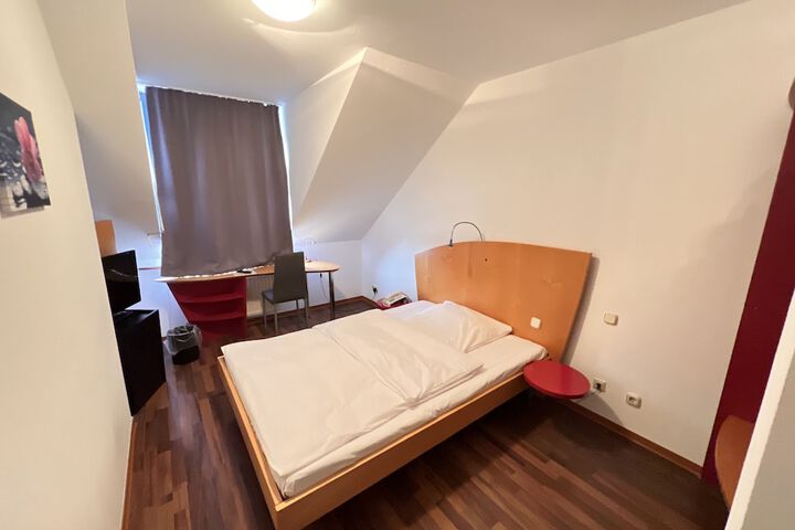 Room 2 of 24