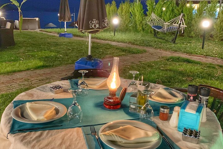 Dining 70 of 89