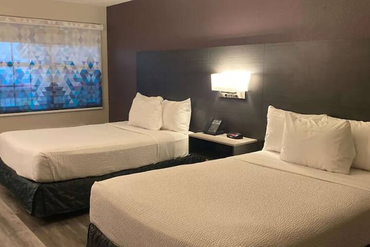 Standard Room, King or Two Doubles (7 of 7)