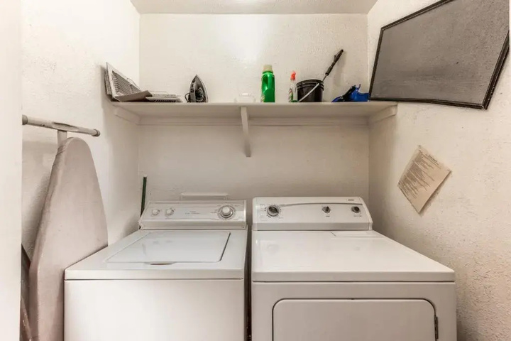 Room 6 of 15