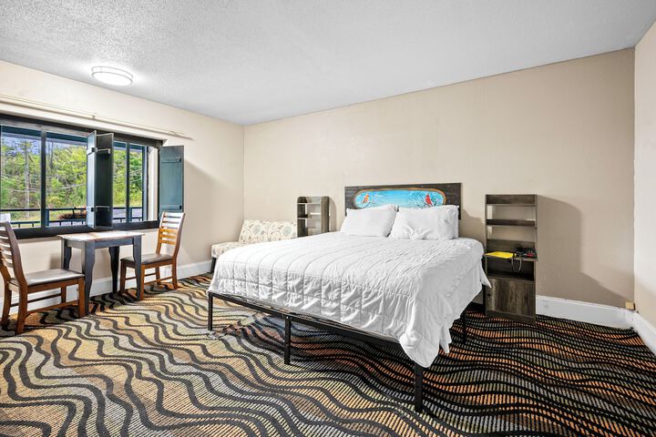1 King Bed (4 of 30)