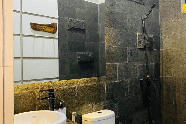 Room 25 of 37