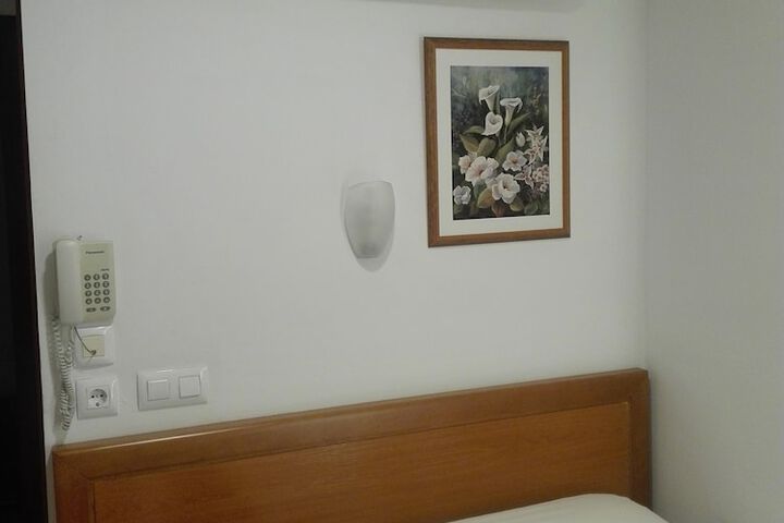 Room 13 of 35