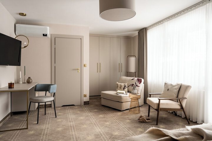 Room 13 of 73