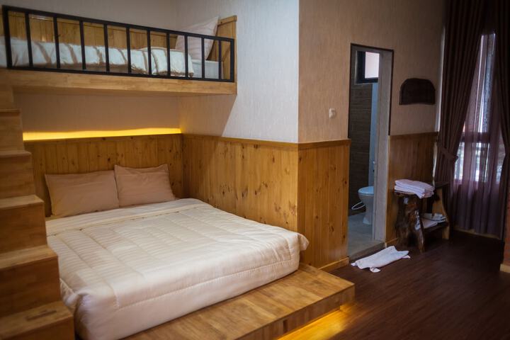 Room 12 of 37