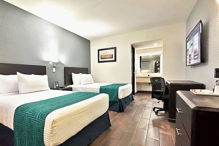 Room 26 of 215