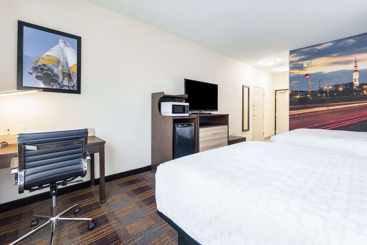 2 Queen Beds Accessible (15 of 22)